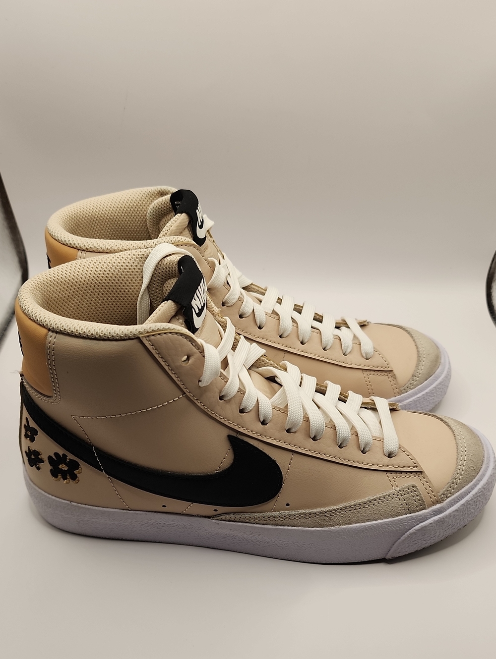 Nike Women's Blazer Mid '77 Big Kid Gs Sanddrift/twine/white/black Sz 8 (6.5Y)